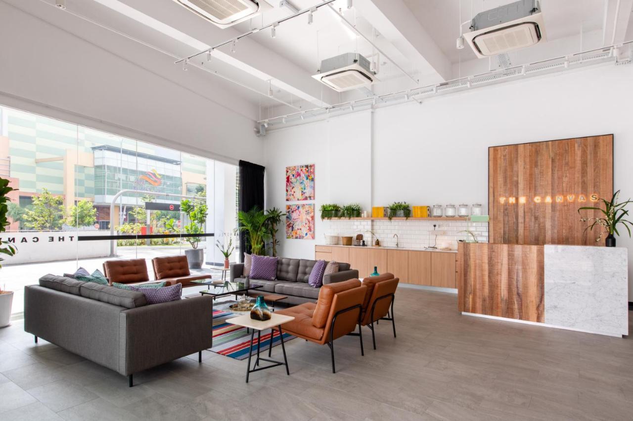 The Canvas Hotel Кланг Экстерьер фото