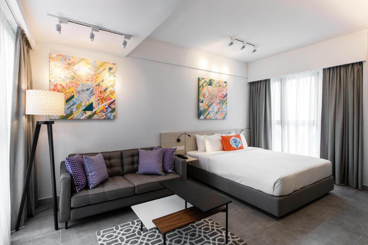 The Canvas Hotel Кланг Экстерьер фото