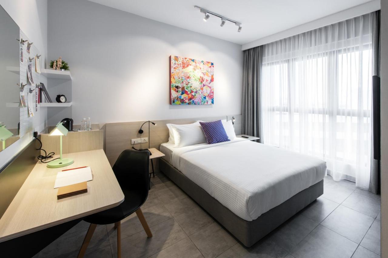 The Canvas Hotel Кланг Экстерьер фото
